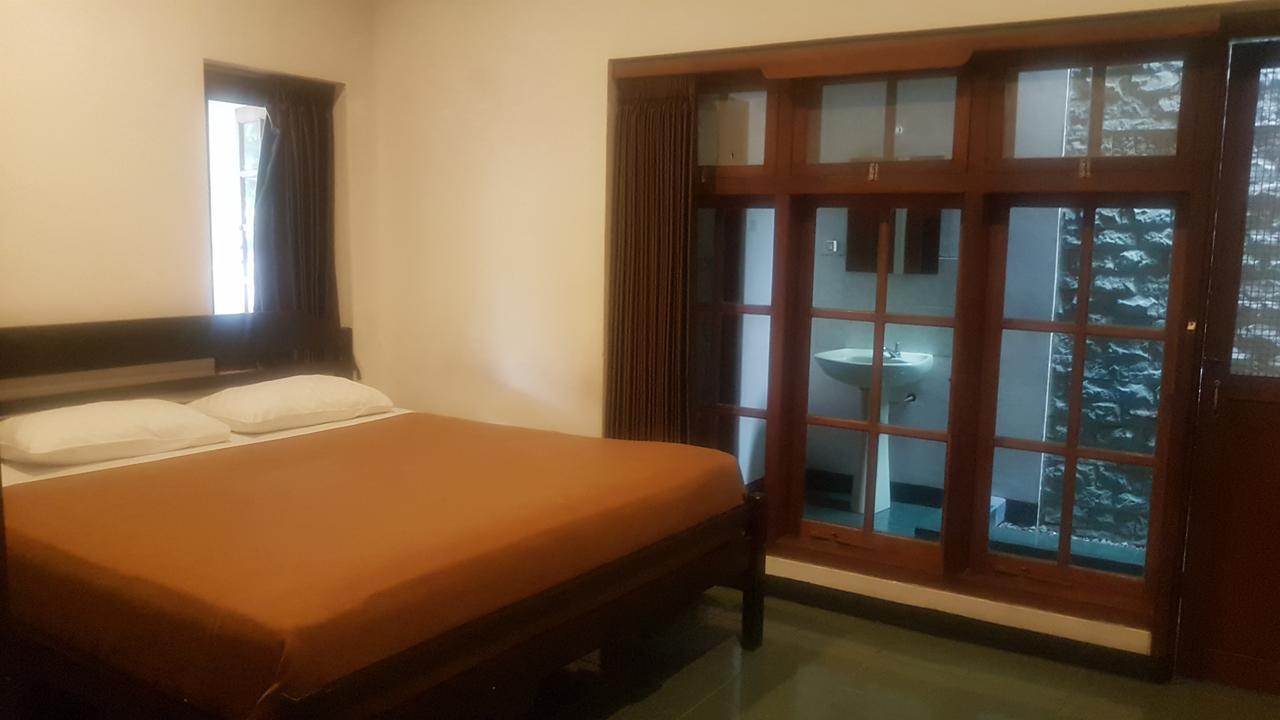 Krowi Inn Surabaya Dış mekan fotoğraf