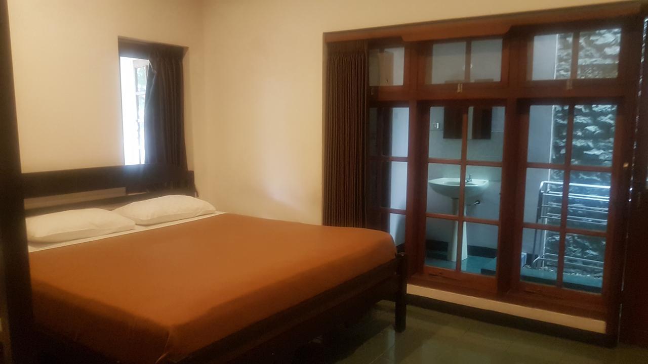 Krowi Inn Surabaya Dış mekan fotoğraf